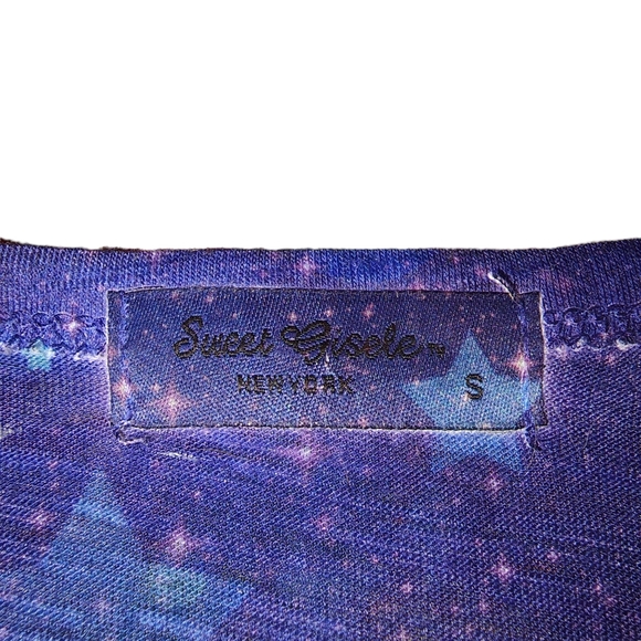 Sweet Gisele Leopard Print V-neck Fitted Tee - Picture 7 of 11